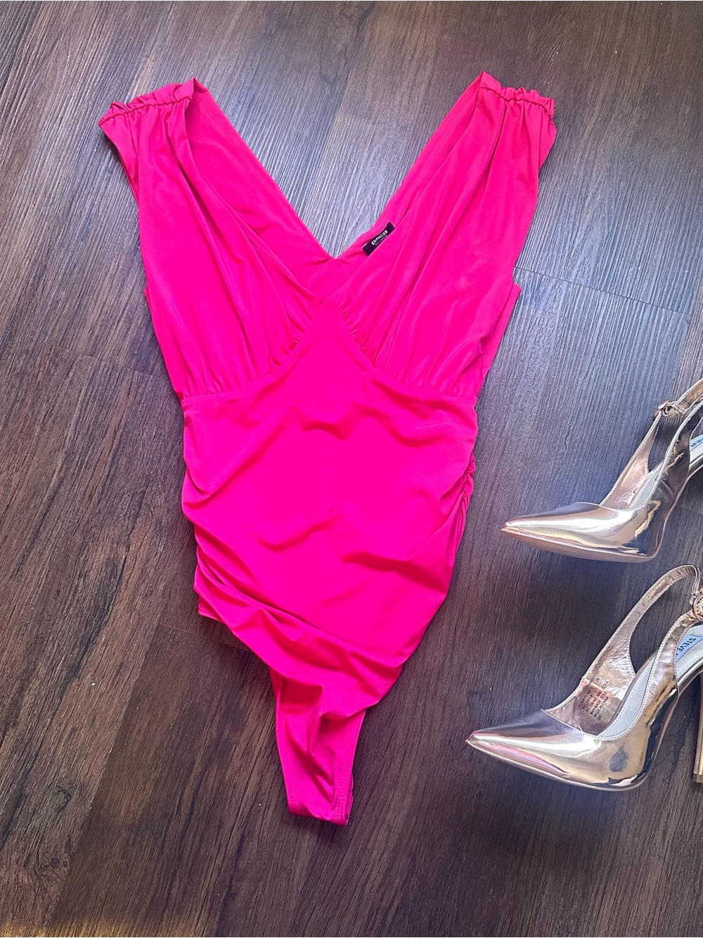 NWT Express Hot Pink V-Neck Bodysuit with Contour Detail Size XS